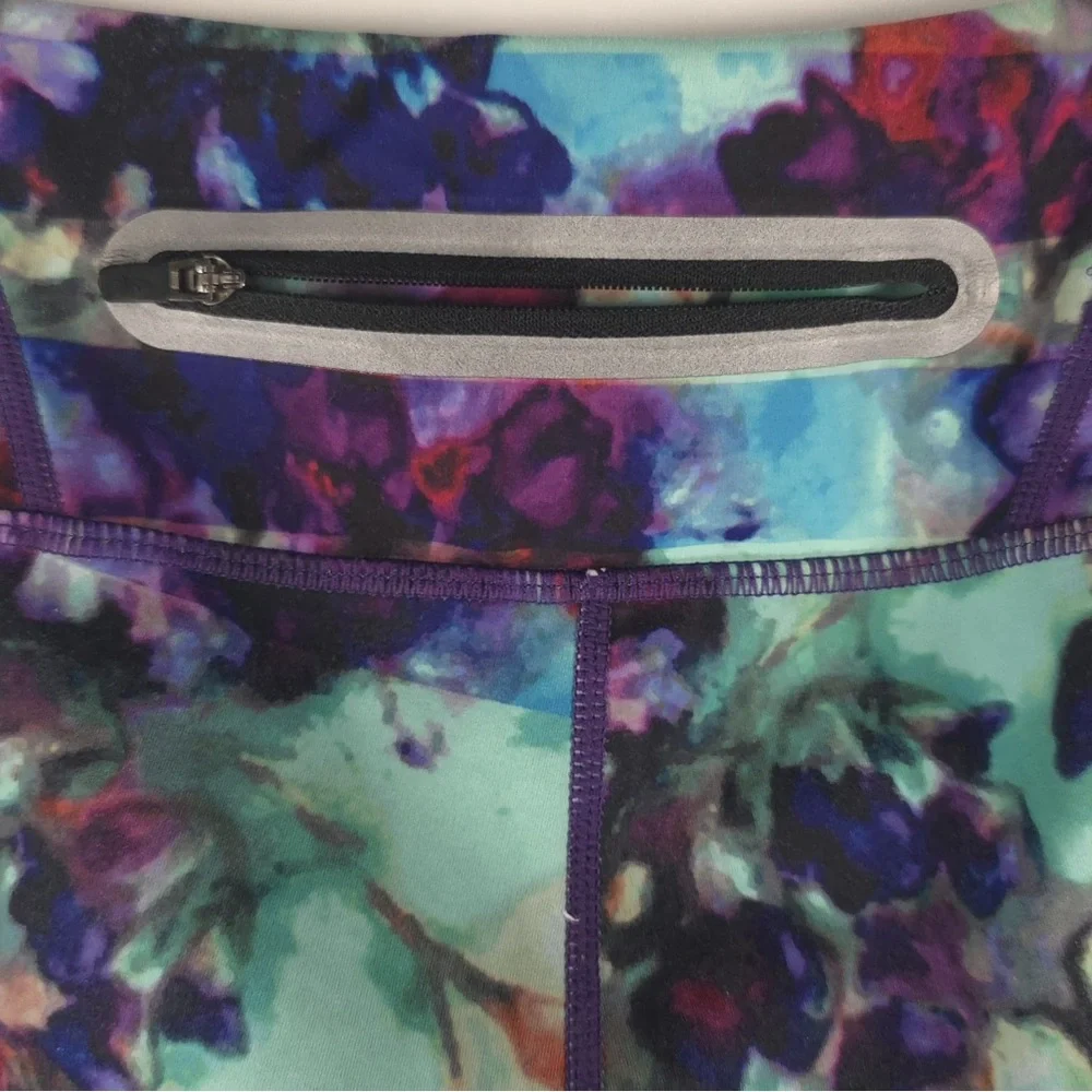ATHLETA Floral Fade Sonar Capri Leggings Watercolor Back Zip‎ Pocket Size XS